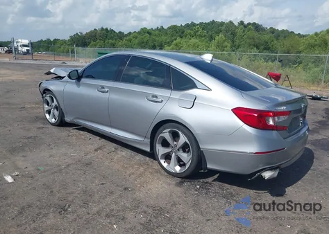 2018 Honda Accord Touring z USA, uszkodzony, nr VIN 1HGCV1F95JA144599